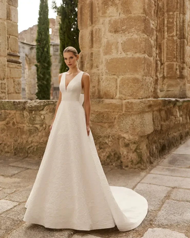 Potosi By Adriana Alier Price Range: $2550.00 - $3450.00 #0 default Natural picture