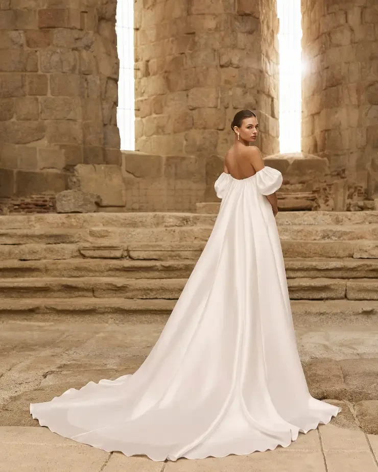 Pomelo By Rosa Clará Wedding Gowns Price Range: $2999.99 - $7750.00 #3 default Natural picture
