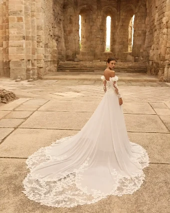 Paraje By Rosa Clará Wedding Gowns Price Range: $2999.99 - $7750.00 $2 default Natural thumbnail