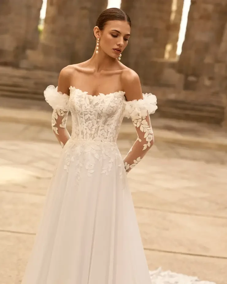 Paraje By Rosa Clará Wedding Gowns Price Range: $2999.99 - $7750.00 #1 Natural picture
