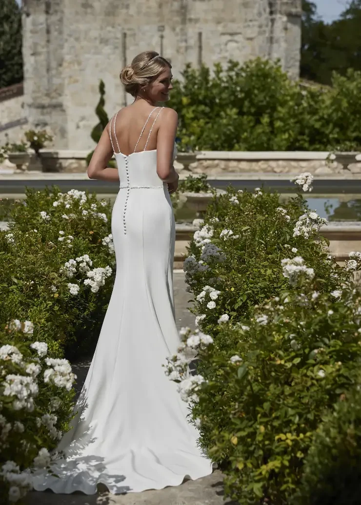 yuna By Romantica of Devon Price Range: $2399.00 - $3899.0 #1 Ivory picture