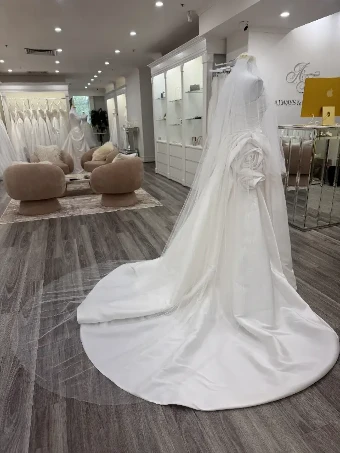 201, 108"/33", 2 tier, 3/4 width, Ruched Top $3 Silk White thumbnail