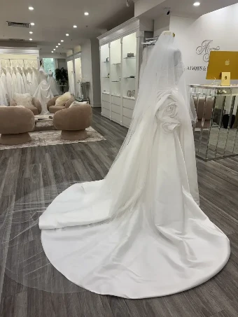 201, 108"/33", 2 tier, 3/4 width, Ruched Top $4 default Silk White thumbnail