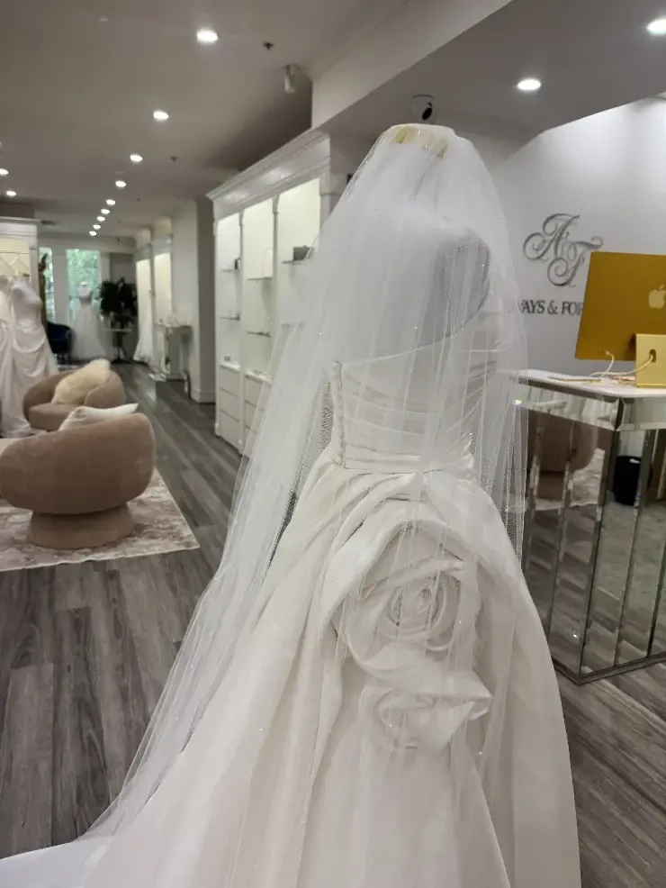 306, 108", 1 Tier, 3/4 Width, Roughed Top #1 Silk White picture