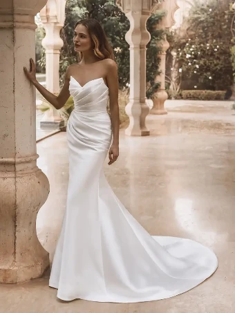 Valencia By Enzoani $3 Ivory thumbnail