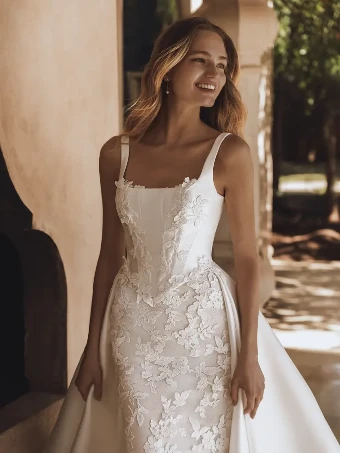 Vee By Enzoani $2 Ivory/Sand/Nude thumbnail