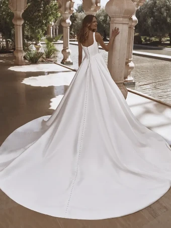 Vee By Enzoani $3 Ivory/Sand/Nude thumbnail