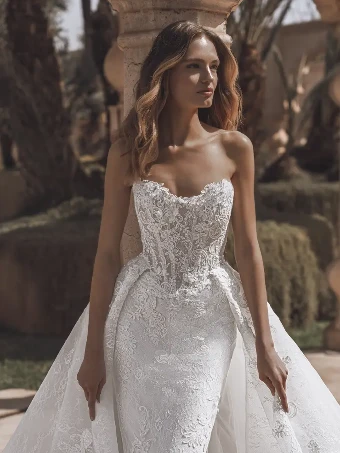 Venice By Enzoani $2 Ivory/Nude thumbnail