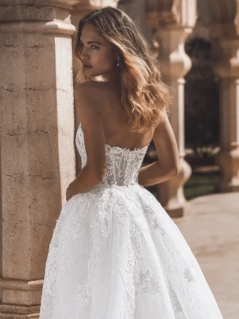 Venice By Enzoani $4 Ivory/Nude thumbnail