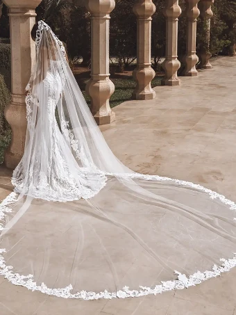 Venice By Enzoani $7 Ivory/Nude thumbnail