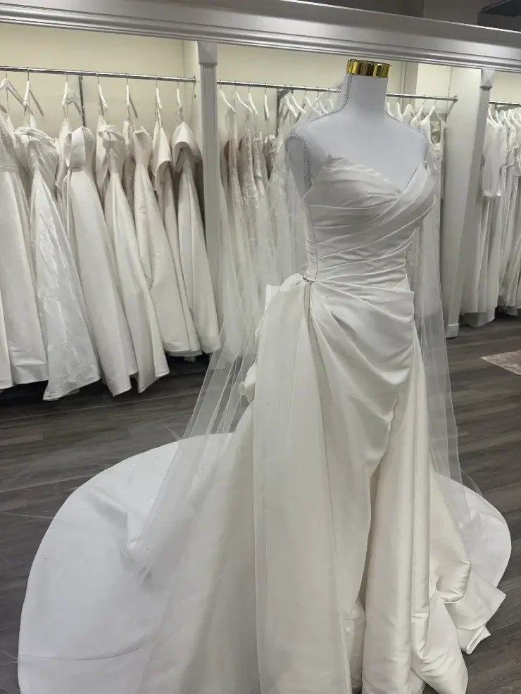 316, 108", 1 tier, full width, raw edge #0 default Silk White picture