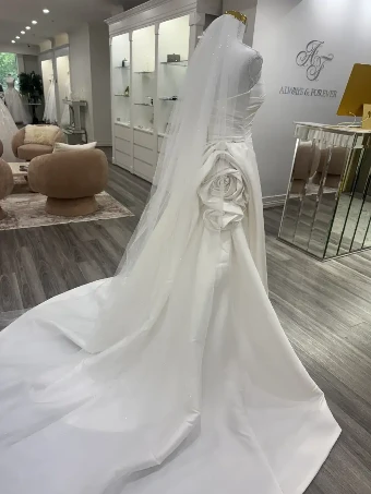 Glitter 201, 108", 3/4 Width, 1 tier, Ruched top $2 Silk White thumbnail