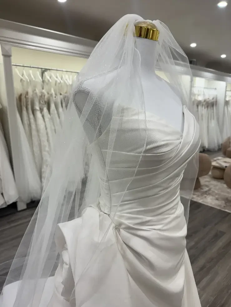 Glitter 242,  108", 1 Tier, 3/4 Width, Ruched Top #1 Silk White picture